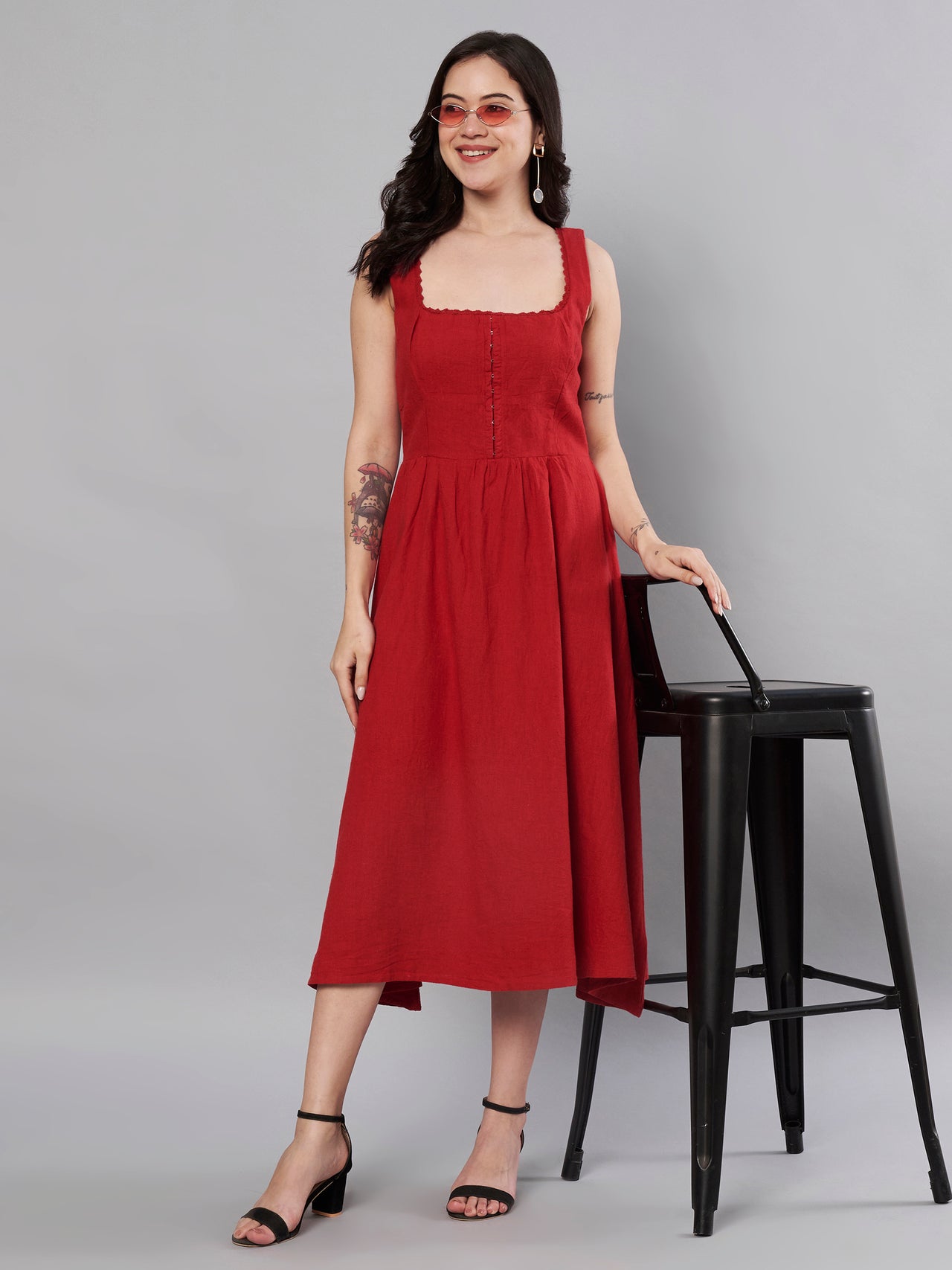 Red color stylish solid dress for women