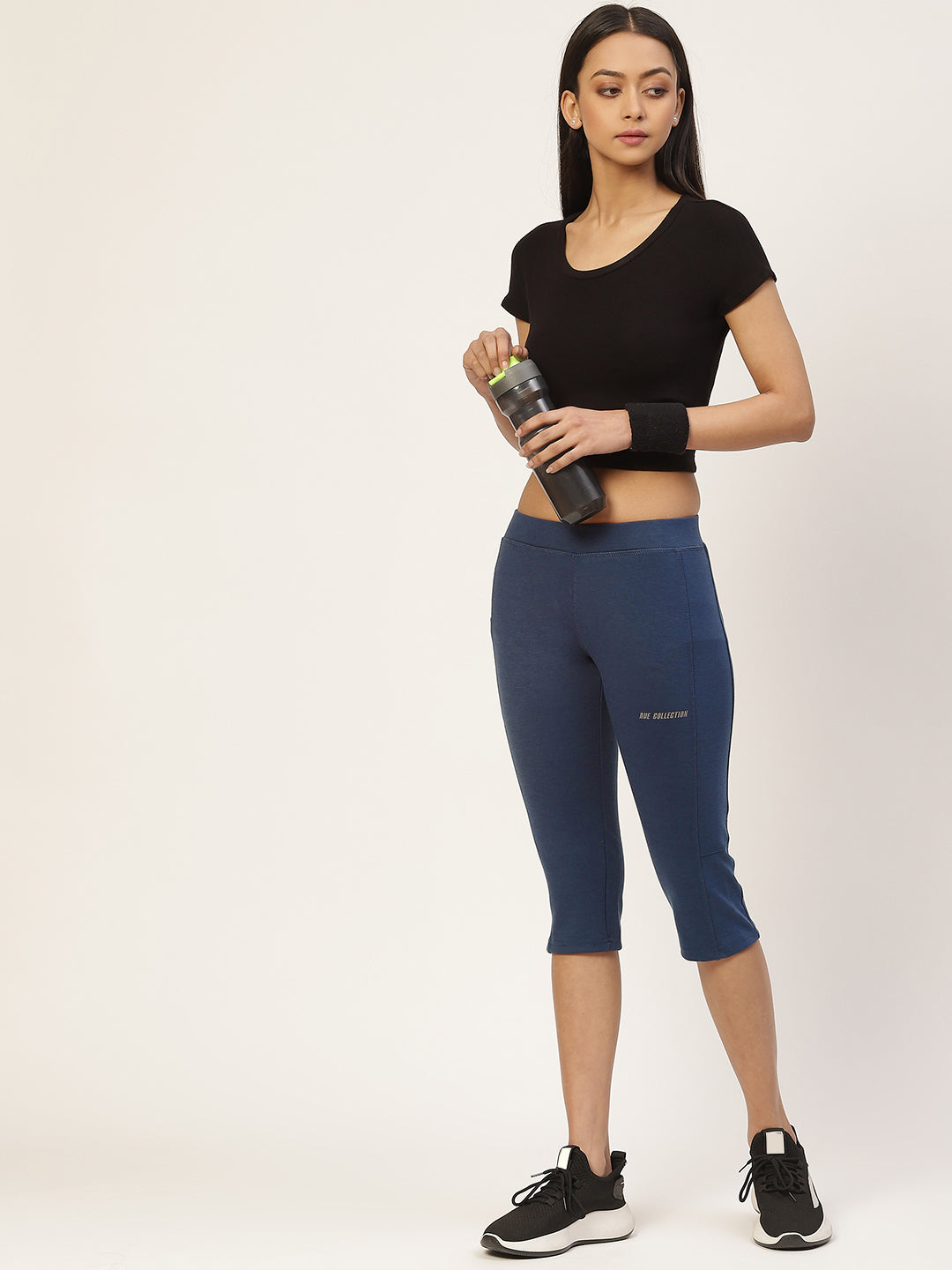 Womens Skinny-Fit Three-Fourth Jegging