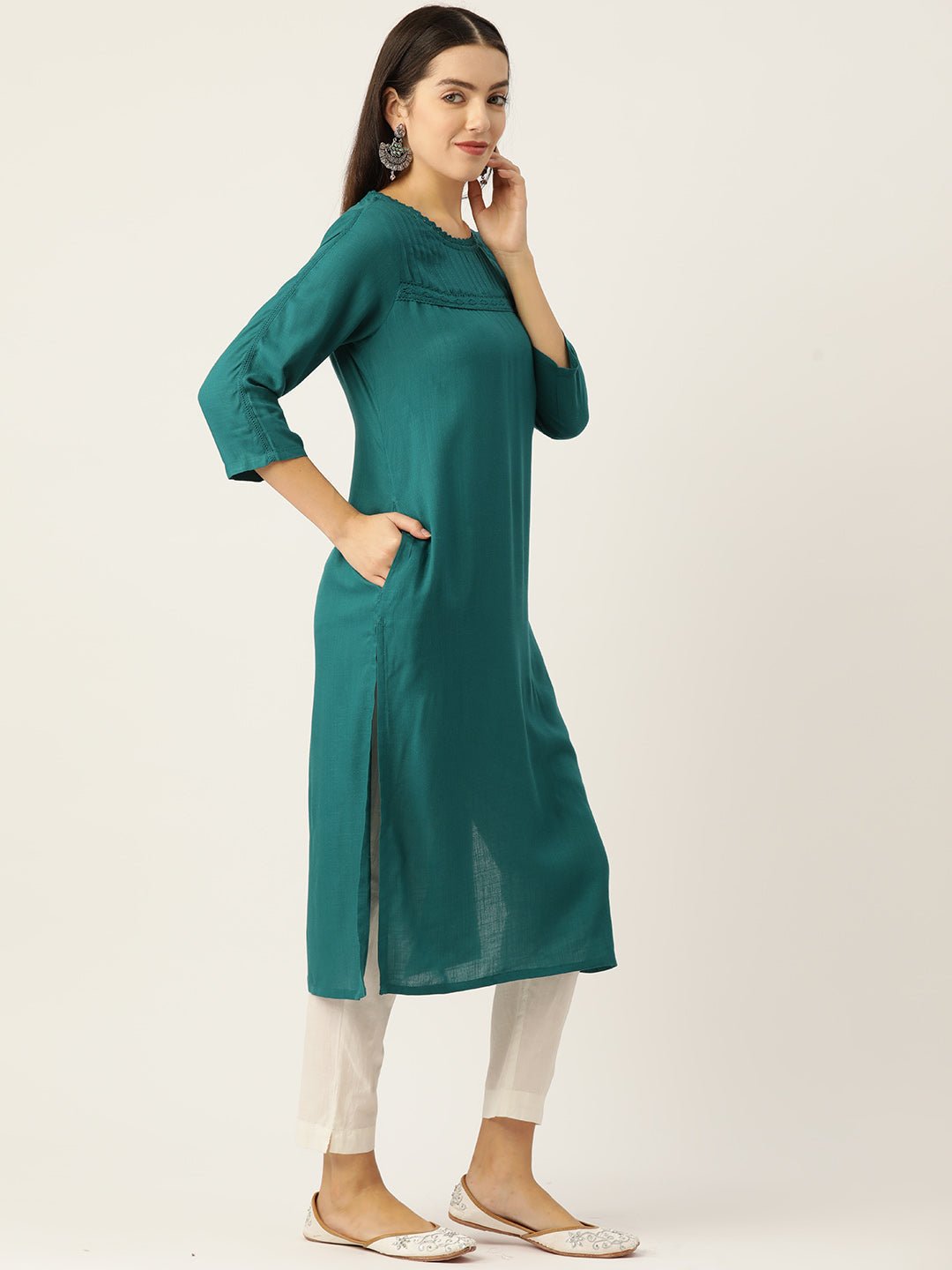 Women Solid Liva Straight Kurta - RueCollections