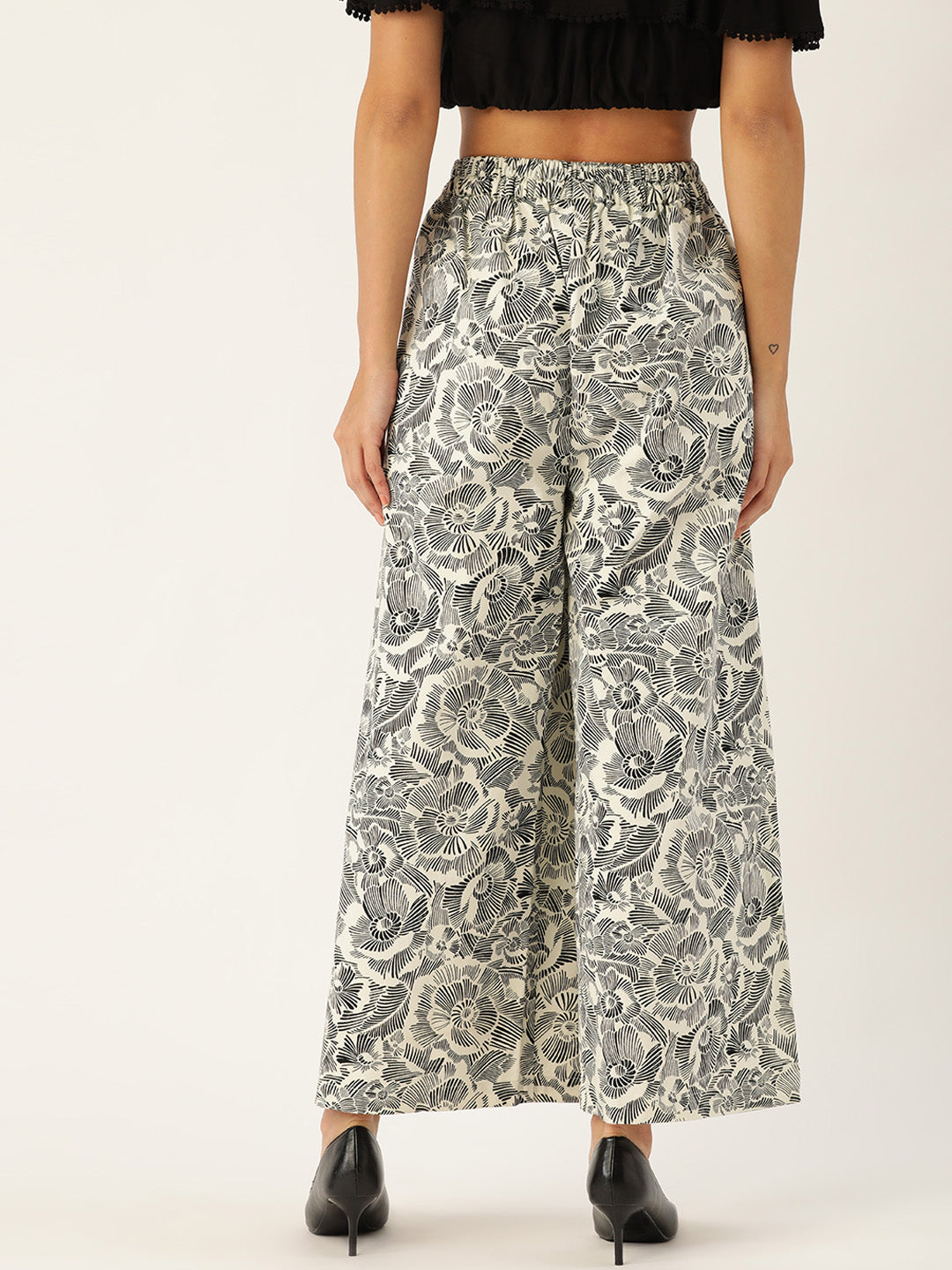 Rue Collection Women White & Black Comfort Fit Printed Parallel Trousers