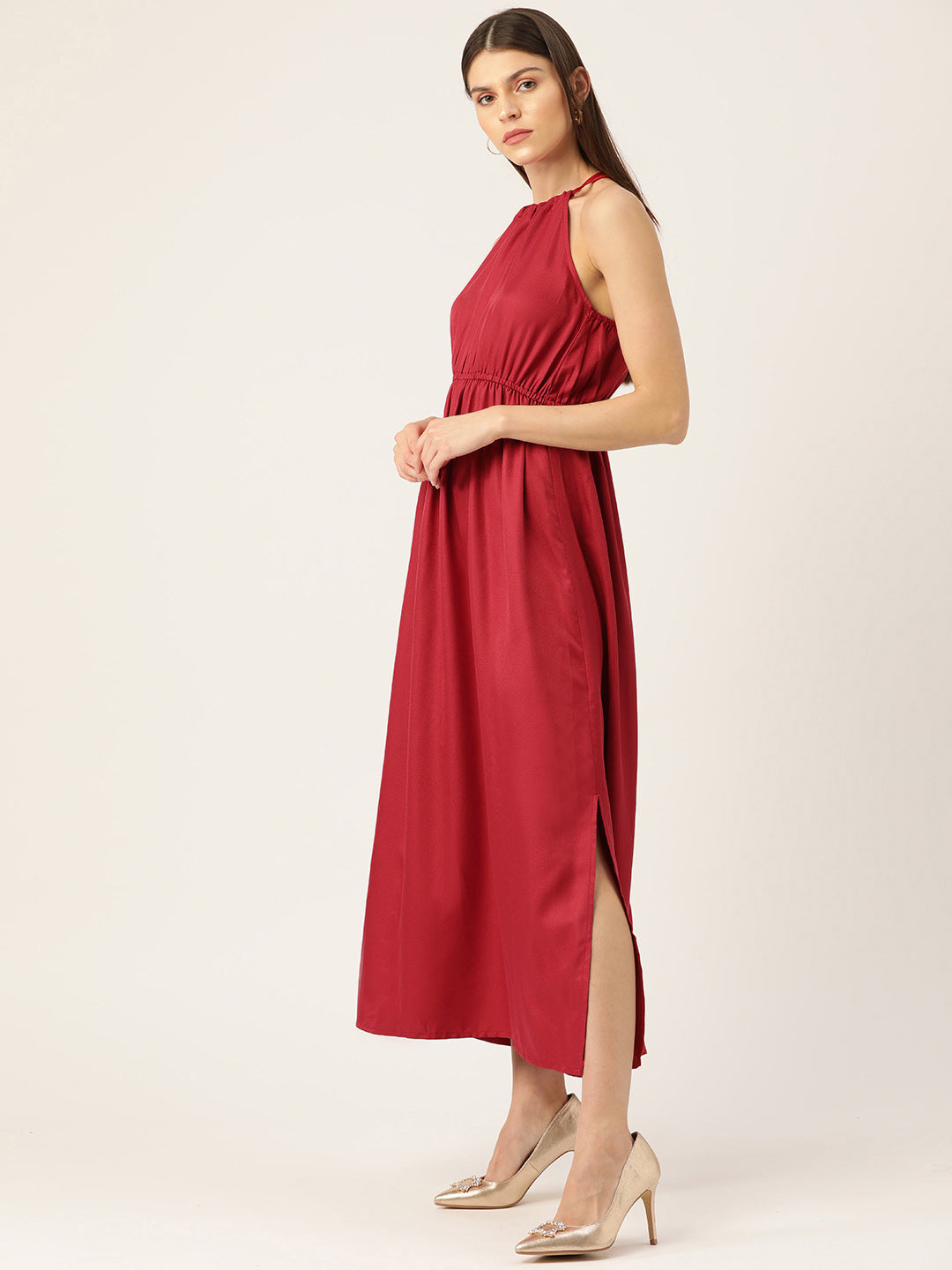 महिलाओं के लिए रस्ट रेड सॉलिड मैक्सी ड्रेस