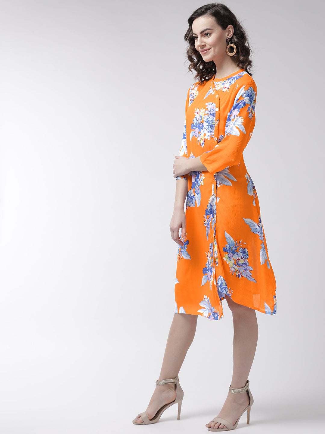 महिलाओं के लिए ऑरेंज और ब्लू प्रिंटेड रैप ड्रेस